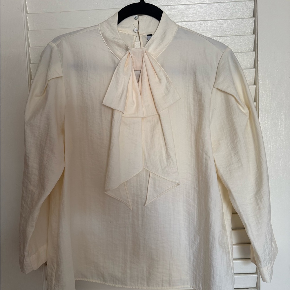 NWT Zara Bow Tie Blouse